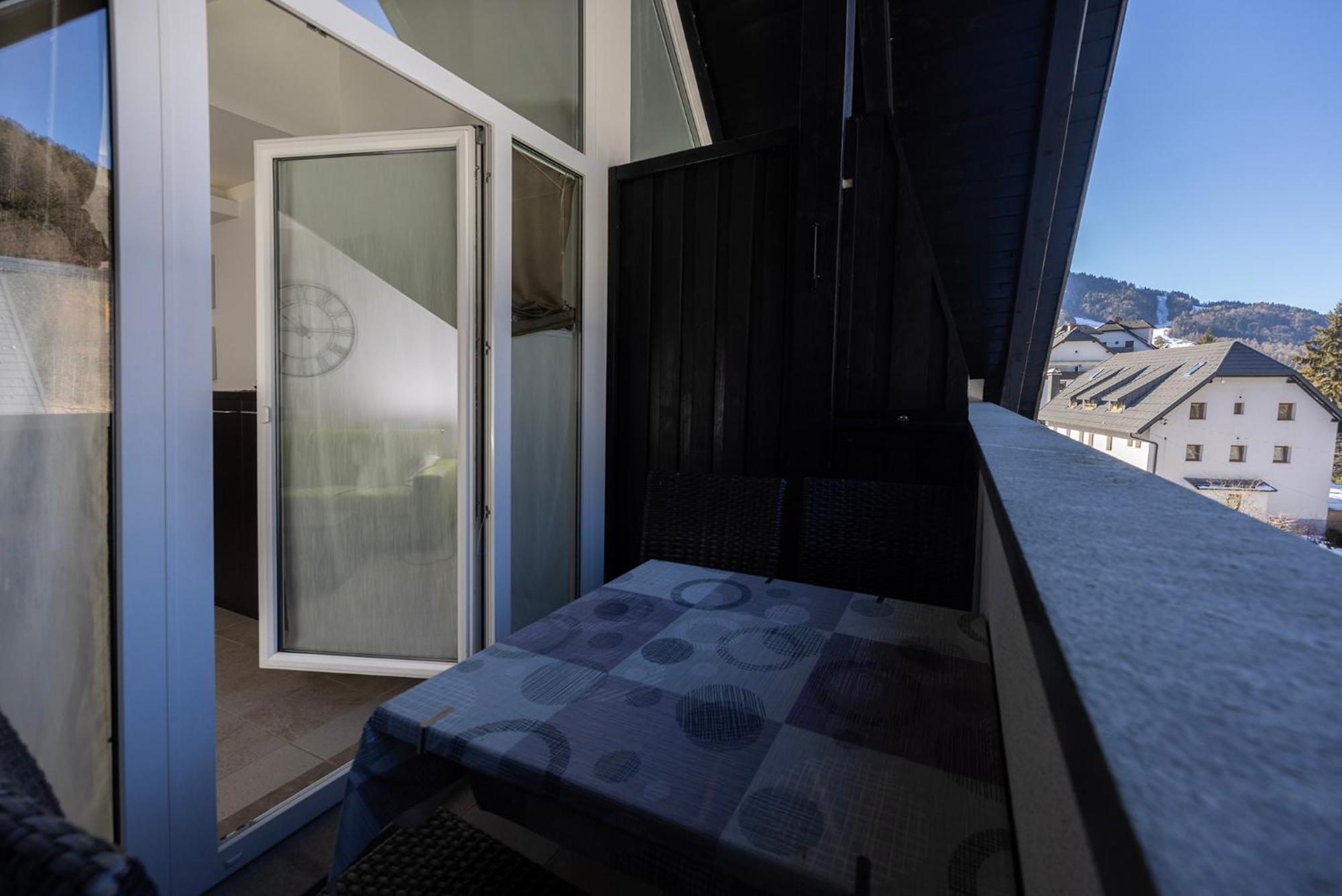 Apartments Trio Kranjska Gora Ngoại thất bức ảnh